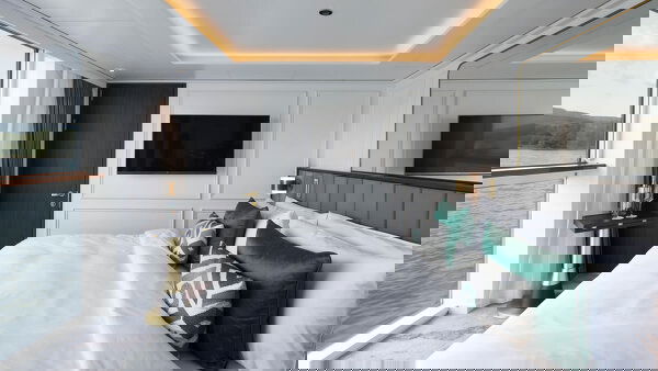 S.S. Elisabeth Cabin Image