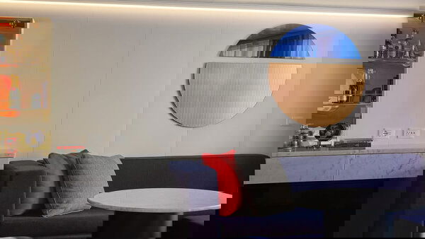 Scarlet Lady Cabin Image