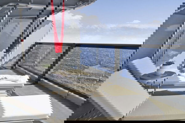 Scarlet Lady Cabin Image