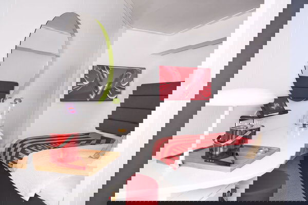 Valiant Lady Cabin Image