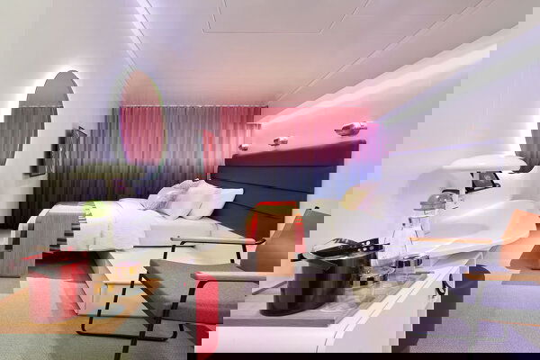 Valiant Lady Cabin Image