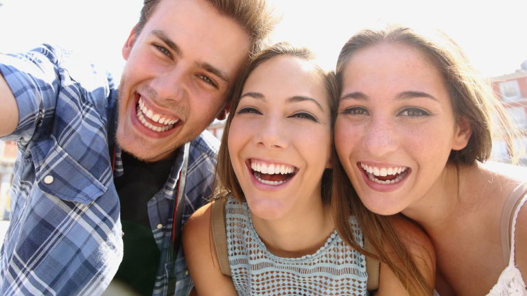 Why Young Solo Travellers are Choosing Group Tours