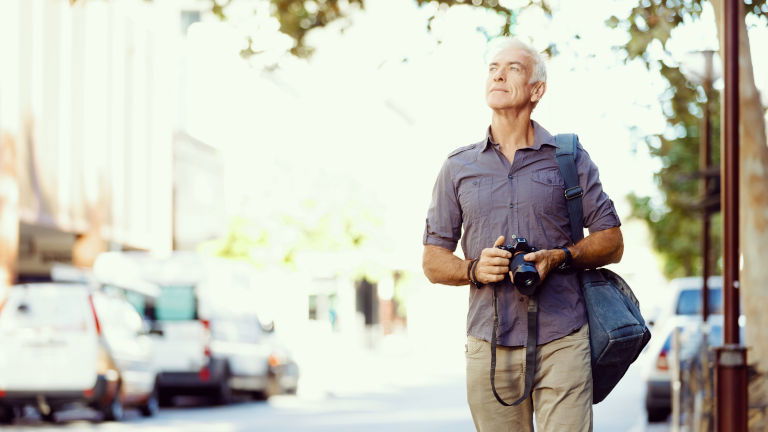 Senior male solo traveller