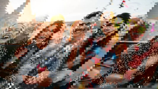 Festive Cruises Cruises)