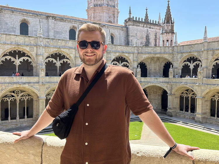 Ethan (Travel Advisor)