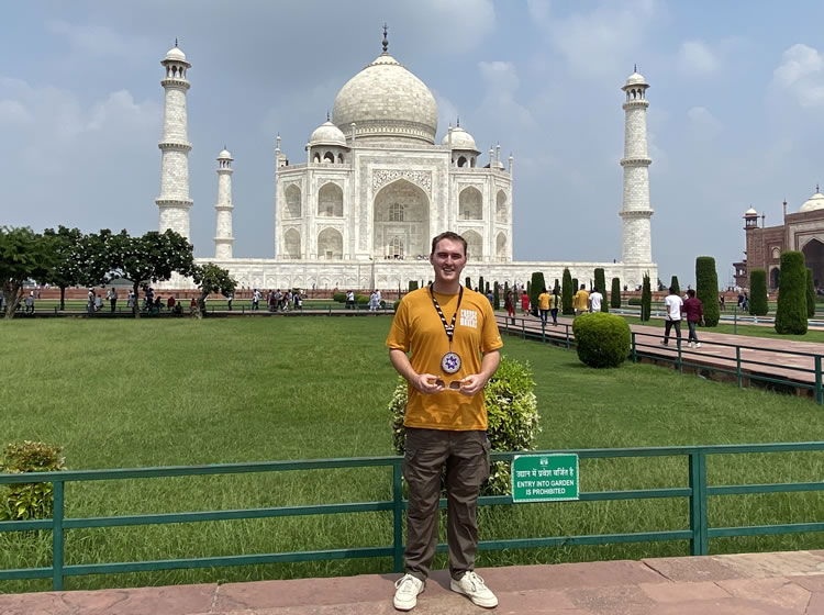 Sam (Travel Advisor)